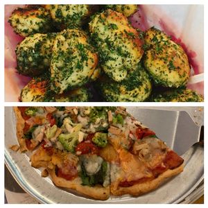 Vegan herb garlic knots and GF Vegan pizza at Ozona Pizza in Palm Harbor