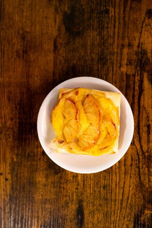 Hojaldre crema y manzanas at Coronados Panaderia Pasteleria & Take Away in Valencia