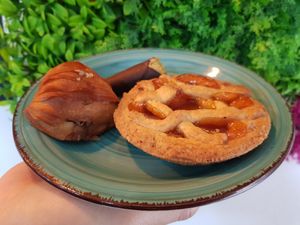 Various vegan pastries at Coronados Panaderia Pasteleria & Take Away in Valencia
