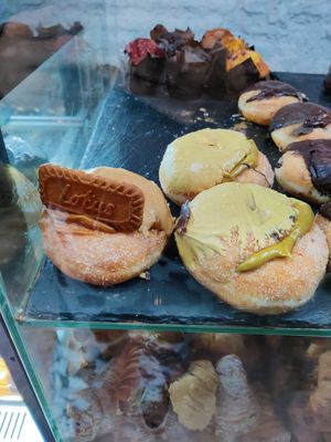 Vegan doughnuts at Coronados Panaderia Pasteleria & Take Away in Valencia