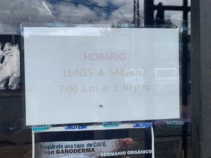 Hours. Monday — Saturday (7:00am-3:30pm)  at Restaurante Vegetariano Taiwanés in David