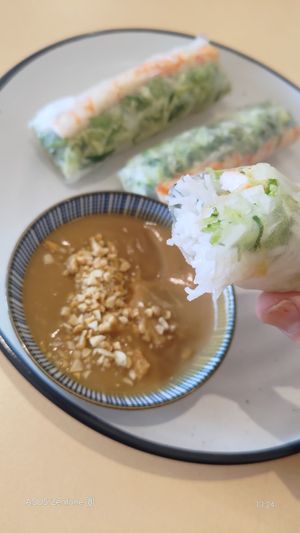 Goi Cuon Chay at Easy Vegan in Richmond