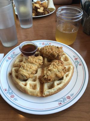 Chicken and waffles 😋 at Cornbread Cafe in Eugene