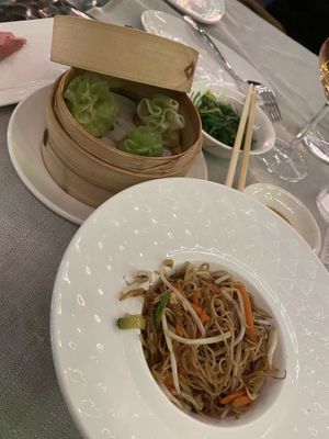 Ravioli con verdure e spaghetti di riso  at Yang Asian in Bagnolo Mella