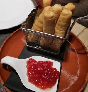 Tequeños veganos con mermelada de tomate  at La Iguana  in Lloret De Mar