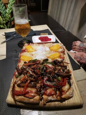 Pizza vegana japonesa/sierra nevada  at La Iguana  in Lloret De Mar