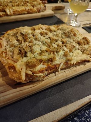 Pizza César vegana at La Iguana  in Lloret De Mar