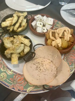 5-platter tapas   at La Iguana  in Lloret De Mar