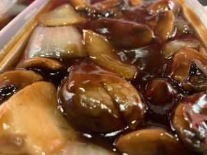 Mushrooms in gravy   at Golden House in Sunderland