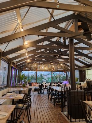 At opening time at Lucky Ducks in Aldinga