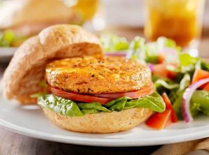 Hamburguesa Vegana
 Vegan Burgers at D'mi Tierra Comida típica in La Fortuna