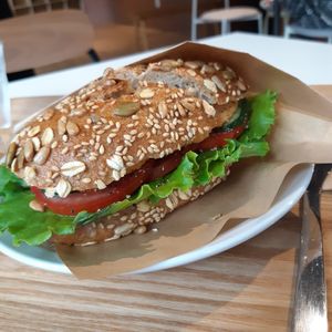 Good nut and seed bread at 395 Bakery in Seoul