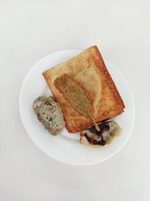 Pastel, guioza, "peixinho" at Loving Hut - Saúde in Sao Paulo