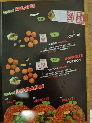 Das Lahmacun ist köstlich! at Oses Çiğ Köfte in Kaiserslautern