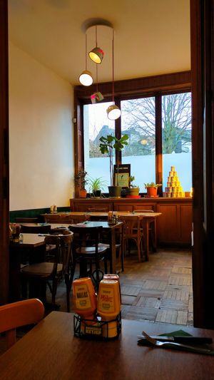 Salle at Les Super Filles du Tram in Brussels