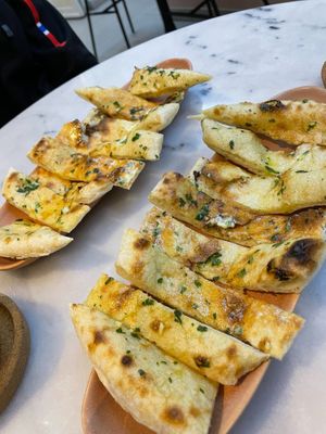 Garlic bread at Prima Pizza in Lisbon