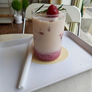 Soy strawberry latte at DOTD Bakery in Seoul