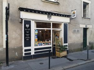 Outside, already closed when it was mentioned still open... at Bam Bam Café in Nantes