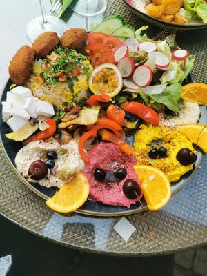 Every piece of vegetable and fruit was ripe and tasty at Earth Bowls in Heidelberg