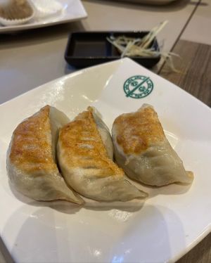 Pan-fried Gyoza(Omnimeat)   at Tim Ho Wan  in Northeast Singapore