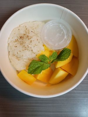 Mango sticky rice at Kinaly Thai Express in Escondido