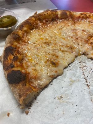Vegan cheese pizza at Uncle Gino's Pizzeria in Temecula