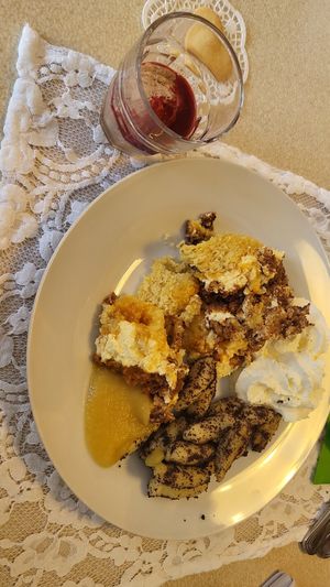 Somlauer Nockerl, Wuzinudeln mit Mohn, Schokomousse 🫶 at Naturkuchl Wia Zhaus in Kaisersdorf