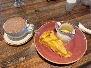 Hot chocolate and deep apple pie with custard at Huggers in Norwich