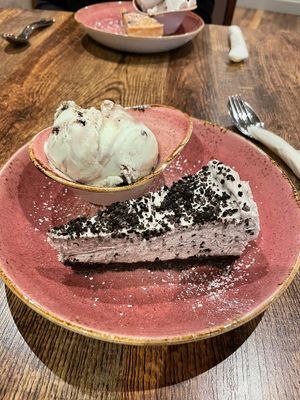 Oreo cheesecake and ice cream at Huggers in Norwich