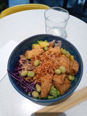 "Create your own bowl" - vegan at ONO Bowl & Tea in Wiener Neustadt