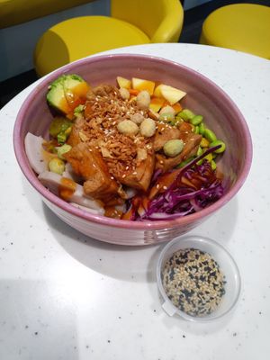 Vegan "make your own bowl" at ONO Bowl & Tea in Wiener Neustadt