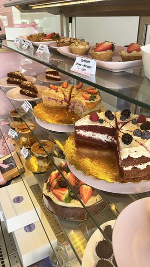 Montra Doces at Saludê Pastelaria Fit in Lisbon