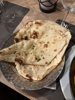 Naan  at Ginti and More in Cologne