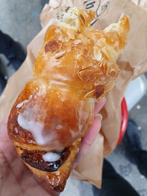 Mandelgipfel at Bakery Bakery - HB in Zurich