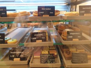 Display cabinet at Bakery Bakery - HB in Zurich