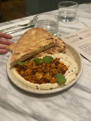 Pitta and hummus starter  at Mildreds - Covent Garden in London