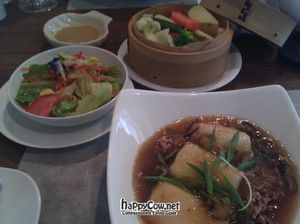 Vegetarian Macrobiotic set meal at Sustaina in Bangkok