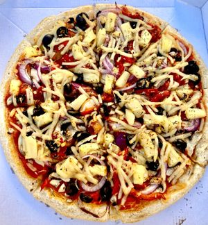 Light, fluffy pastry base. Vegorama with vegan cheese. #Veganuary at Pizza Rebellion in Orange