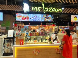 Stall front at Mr Bean - Clementi Mall in West Singapore