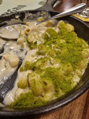 Mac and cheeze at Vegan Vogue in Bangalore