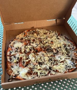 Portobello pizza   at Pizzeria que bona!! in Pineda De Mar