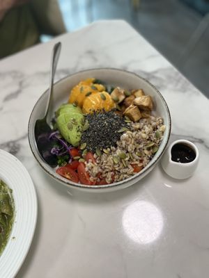 Everything about this bowl was perfect. Don’t forget to pour all of the dressing on top    at Young Vegan - 有样纯素西点 in Shenzhen