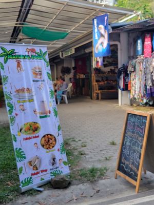 Signage at Perezoso Coffee House in Manuel Antonio