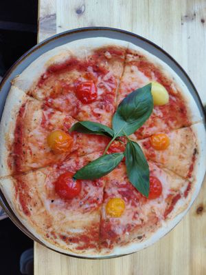 Pizza Margherita at BESCHDE Pizza in Karlsruhe