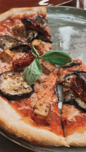 Aubergine und Tofu  at BESCHDE Pizza in Karlsruhe