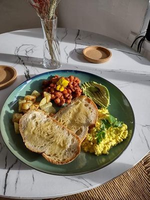 "Rise + Shine Breakfast" (minus mushrooms + cashew cream) at Rise Plant Kitchen + Movement Studio in Malvern