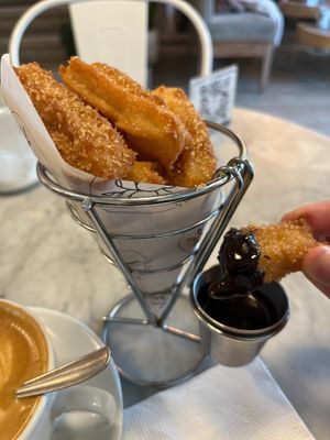 Churros con chocolate at Vrote in Montevideo