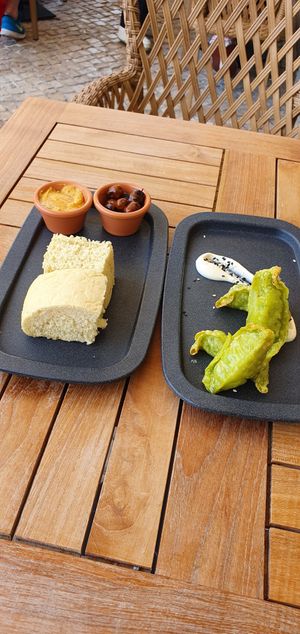 Gyosas and couvert at The Green Affair - Parque das Nações in Lisbon