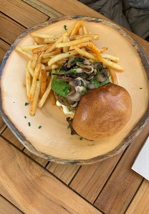 Chickpea pesto burguer 👍 at The Green Affair - Parque das Nações in Lisbon