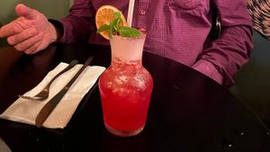 ליצי קיצי at Alpaca Bar in Tel Aviv